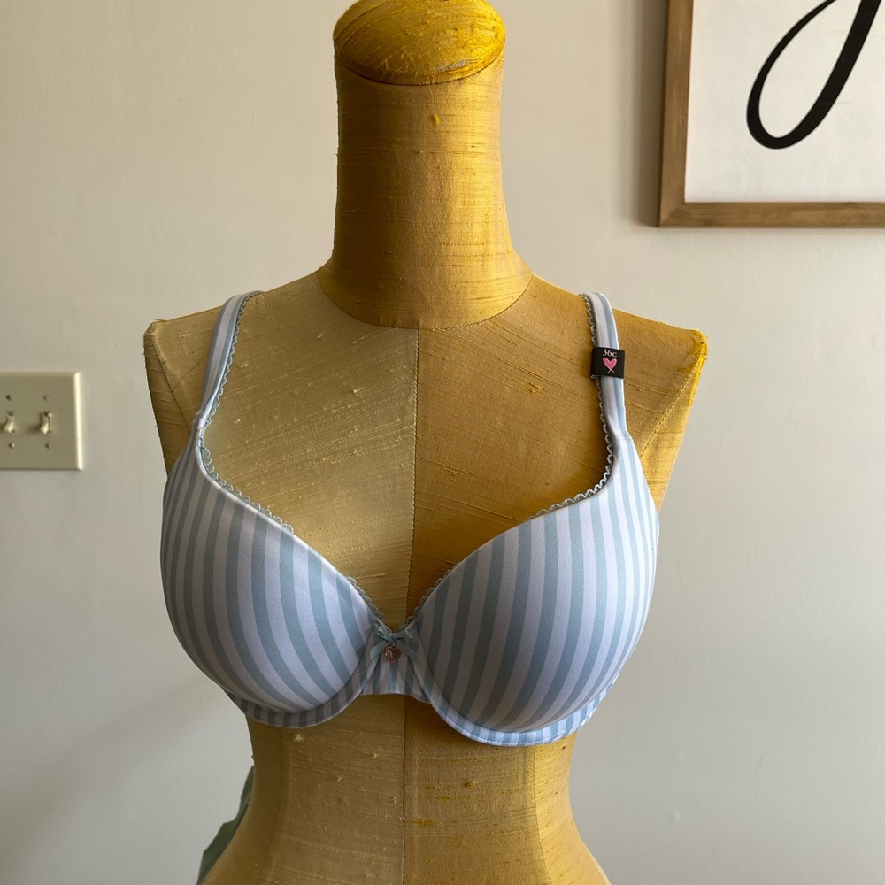 NWT Victoria secret body by Victoria perfect shape